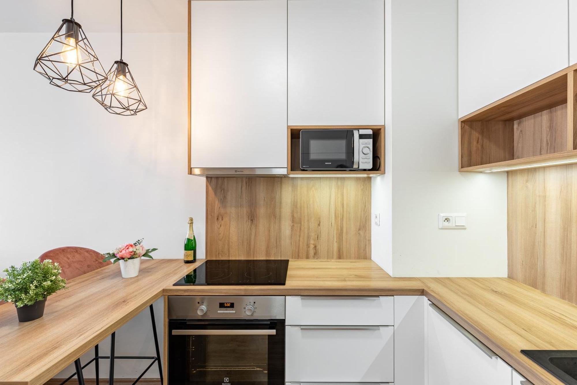 Leo Apartment - Ac & Free Parking Bratislava Exterior foto